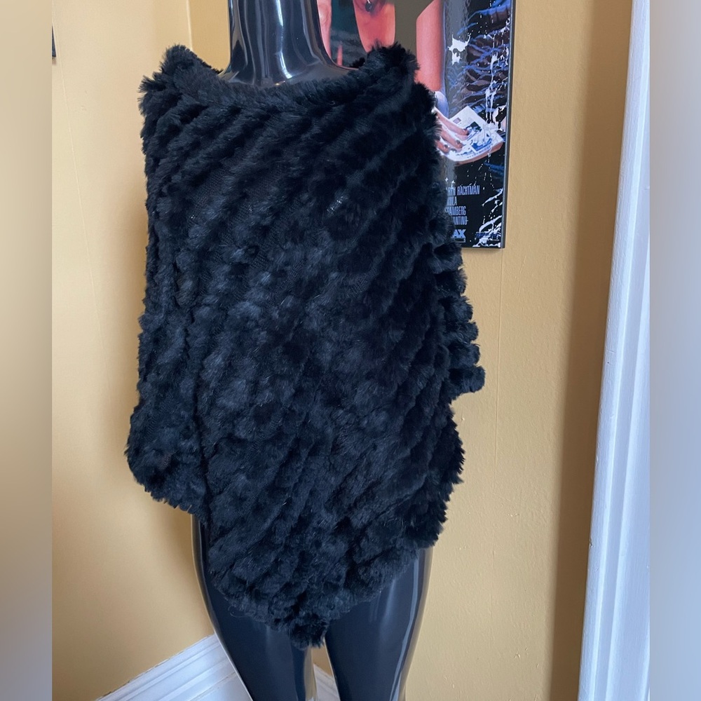 Women’s Rabbit Fur Poncho - Picture 2 of 4